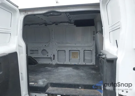 2015 Ford Transit-250 z USA, uszkodzony, nr VIN 1FTYR2ZM7FKA18017